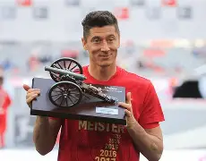 莱万多夫斯基重要时刻出色发挥，FPX带队取胜！